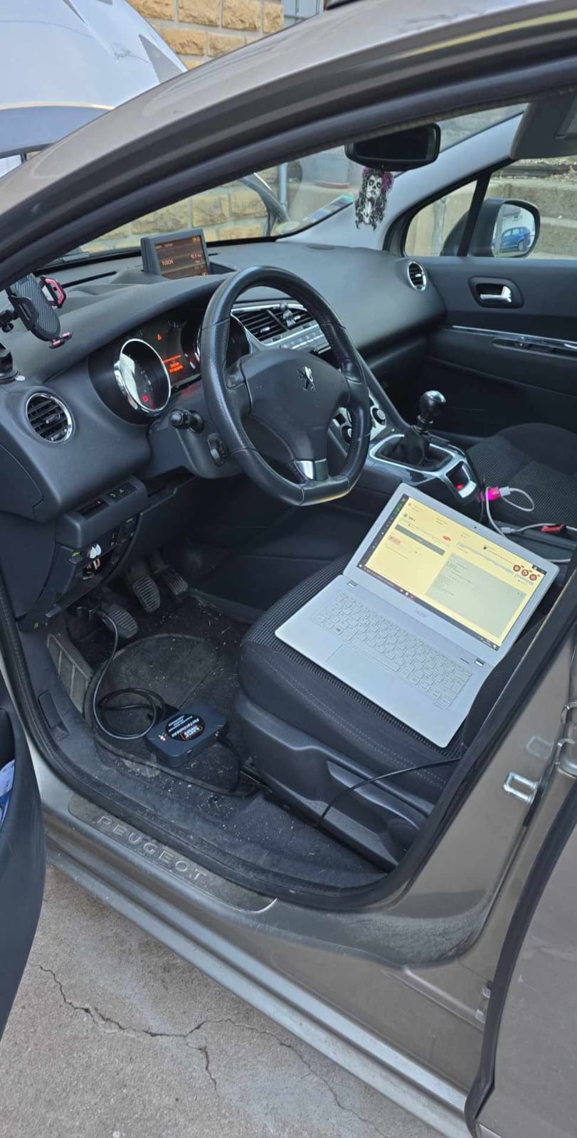 Reprogrammation moteur symptômes / Moteur manque de puissance Bourbon-Lancy / Moteur qui consomme trop Saône-et-Loire / Diagnostic moteur Chalon-sur-Saône / Réglage moteur Montceau-les-Mines / Reprogrammation moteur Yzeure / Reprogrammation moteur Gueugnon / Reprogrammation moteur Decize / Reprogrammation moteur Dompierre-sur-Besbre / Optimisation moteur Digoin / Reprogrammation après changement turbo / Voyant moteur reprogrammation / Reprogrammation moteur camping-car Saône-et-Loire / Reprogrammation moteur utilitaires Saône-et-Loire / MGF Performance moteur essence / MGF Performance moteur diesel