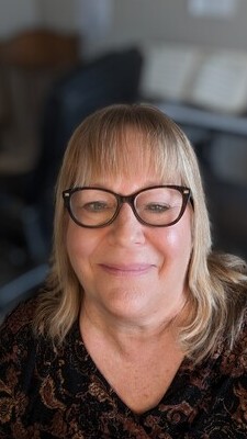 Hello! I'm Elaine Bearl, a dedicated insurance specialist working with USA Benefits Group.With over 10 years of experience in the dental insurance industry, I am passionate about helping individuals and families find the right coverage to maintain their oral health."