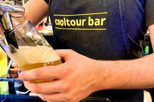 Ajándék Spritz koktél posztért bármely nap, és félárú sör csütörtökön – csak a CoolTour Bar 2-ben! Ajándék Spritz koktél posztért bármely nap, és félárú sör csütörtökön – csak a CoolTour Bar 2-ben!