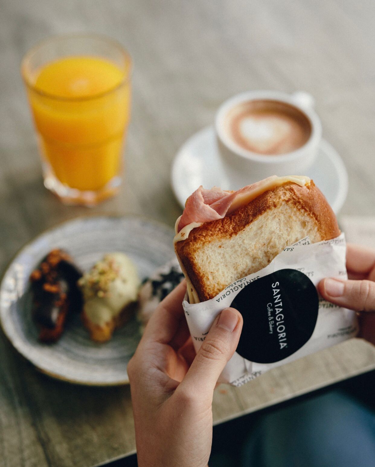 Santa Gloria Coffee & Bakery