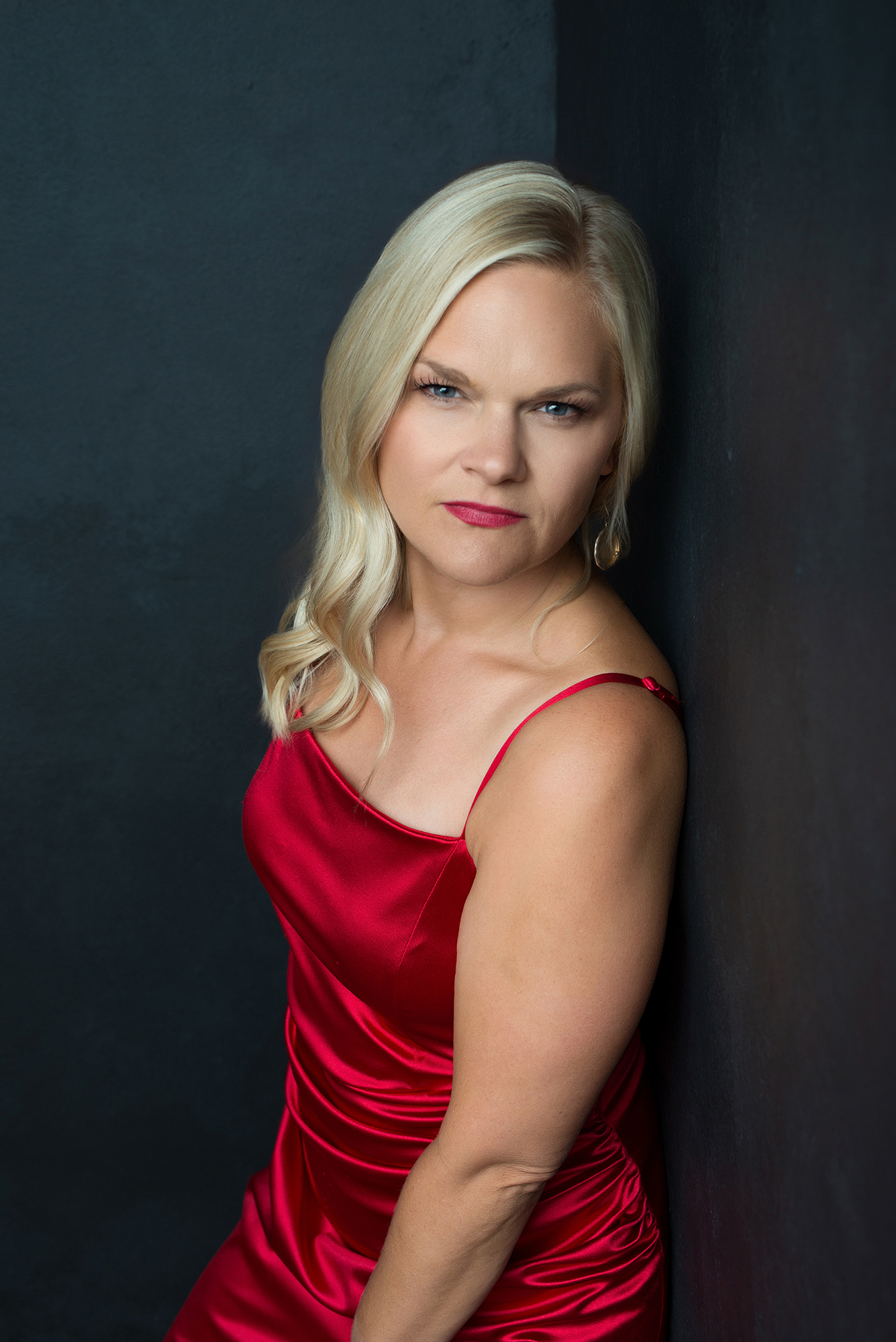 Glamour portrait of Sheri in a red dress by Springfield, MO photographer Cory Powell Photography