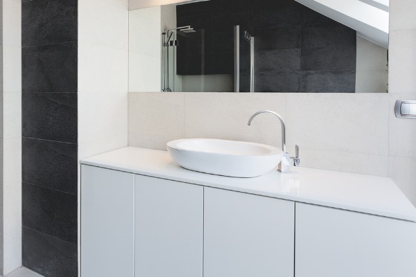 5-decluttered-small-bathroom