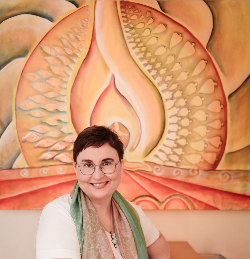 Angel Living is an Evolutionary Astrologer, Alchemical Artist, and Teacher.

She writes to support evolving souls in aligning with Spirit through creativity, cosmic rhythm, and inner knowing. Her monthly guides are devotional works, offered in service to the sacred pulse that lives within us all.
