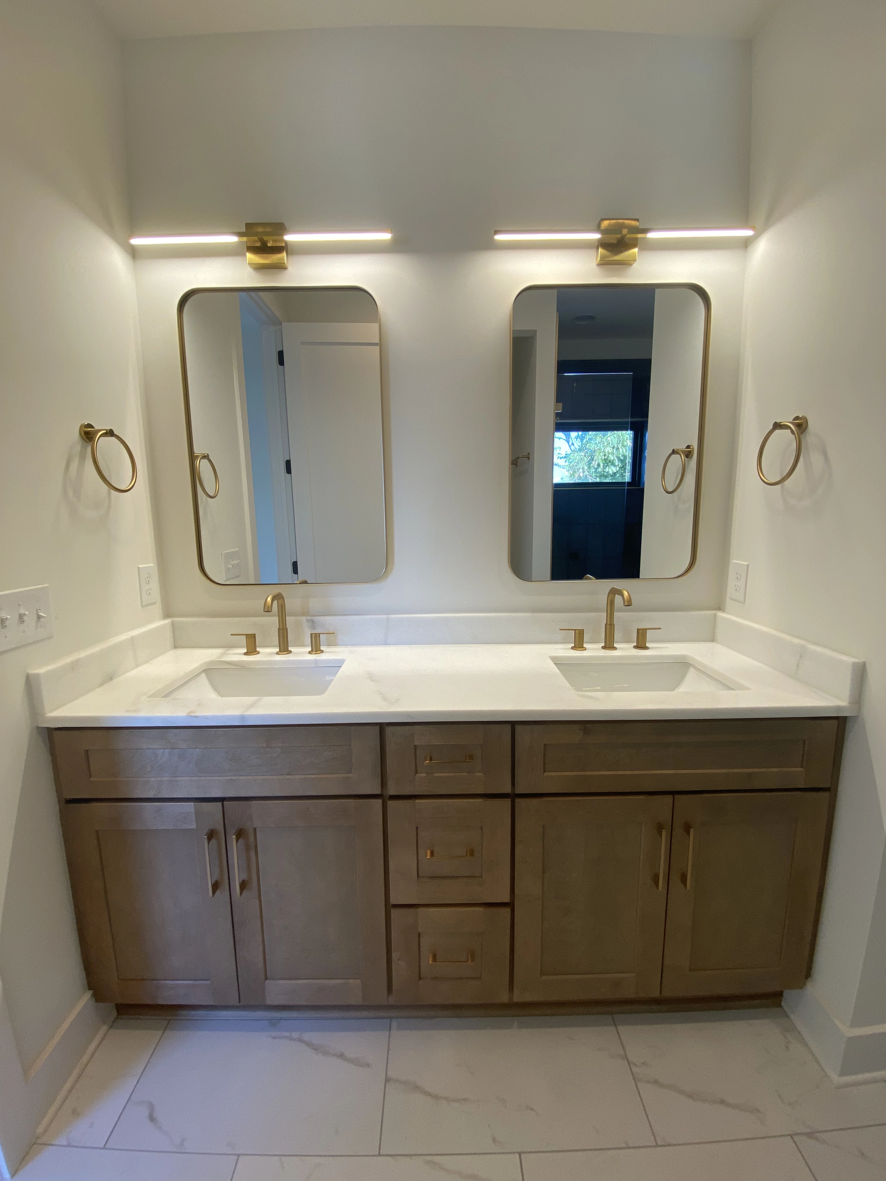 cabinet remodel contractors