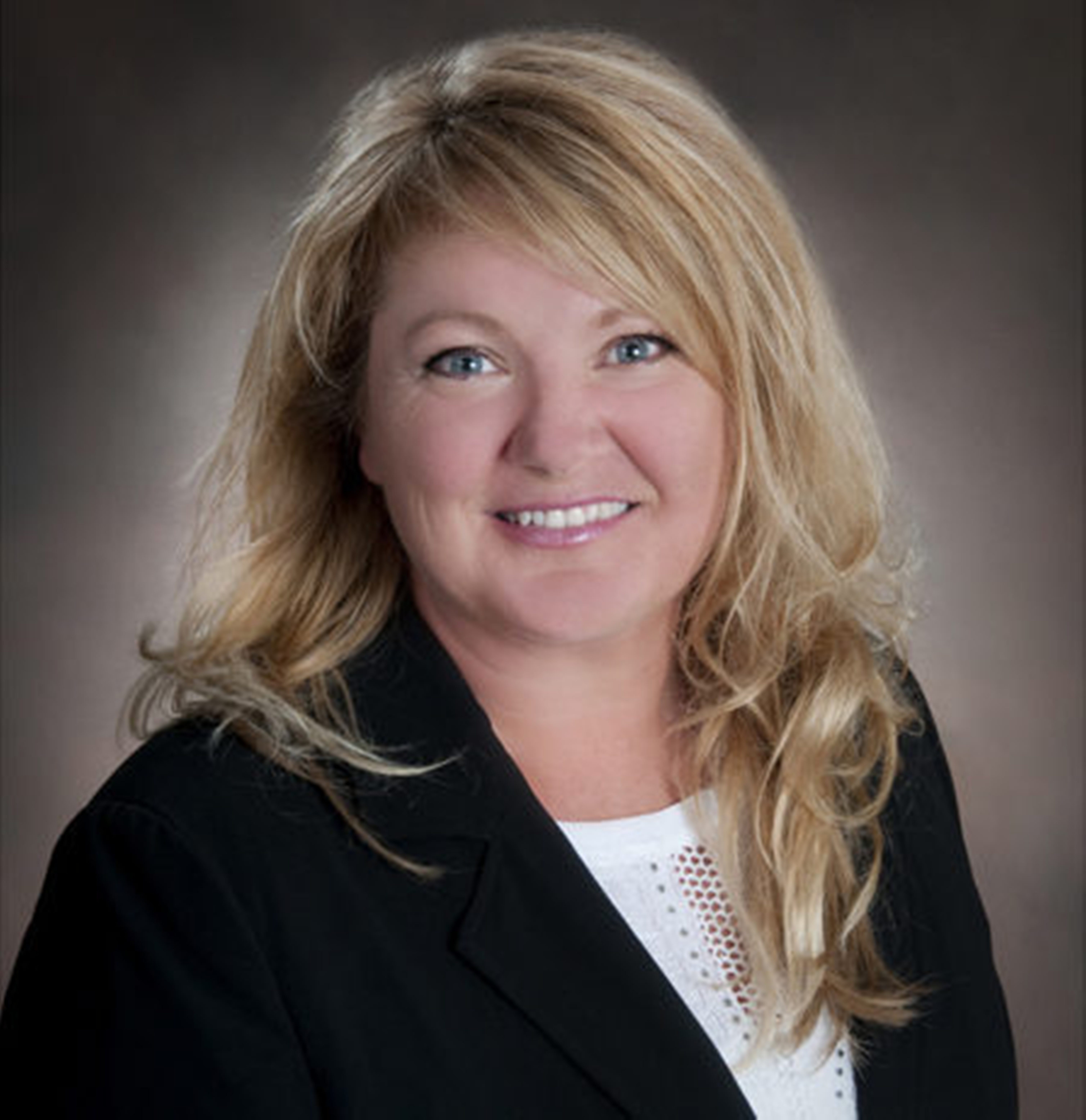 With over 20 years as an educator & experience working with blind & vision-impaired individuals, I’ve seen firsthand the power of self-awareness, inner balance & mindset. My journey—both personally & professionally—has reinforced one truth: when we strengthen our mindset & emotional well-being, we transform how we experience life.

As a licensed Emotional Fitness® Instructor, creator of Mindfit4Life™, and founder of Emotional Fitness® Life, I’ve developed a comprehensive self-help toolkit designed to help individuals break free from emotional overwhelm, shift limiting beliefs & build lasting balance.

Through the 21-Day Mindfit4Life™ Transformation Program, Emotional Fitness® Coach Certification, corporate workshops, speaking engagements, & impact-driven coaching, I guide people in deepening personal growth, strengthening leadership, mastering listening, & creating real transformation. Whether you’re here for personal or professional insight, I’m honored to walk this journey with you.