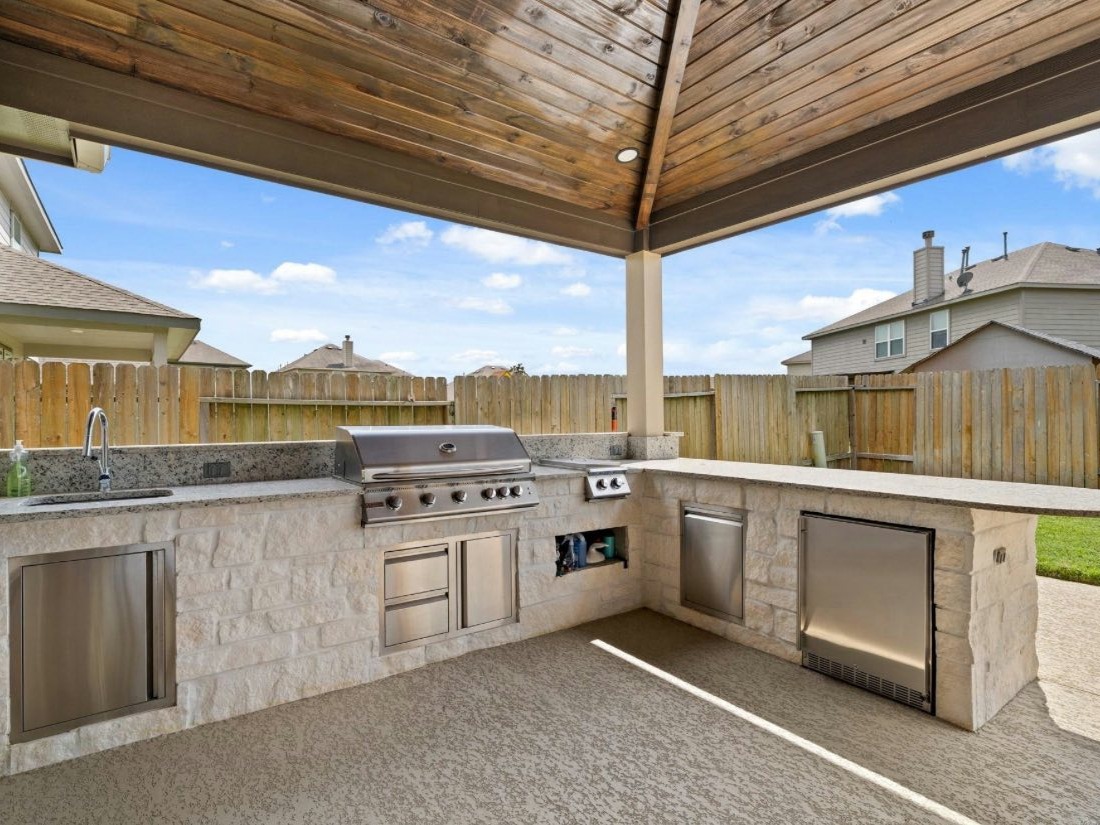 Turn-key outdoor kitchen build