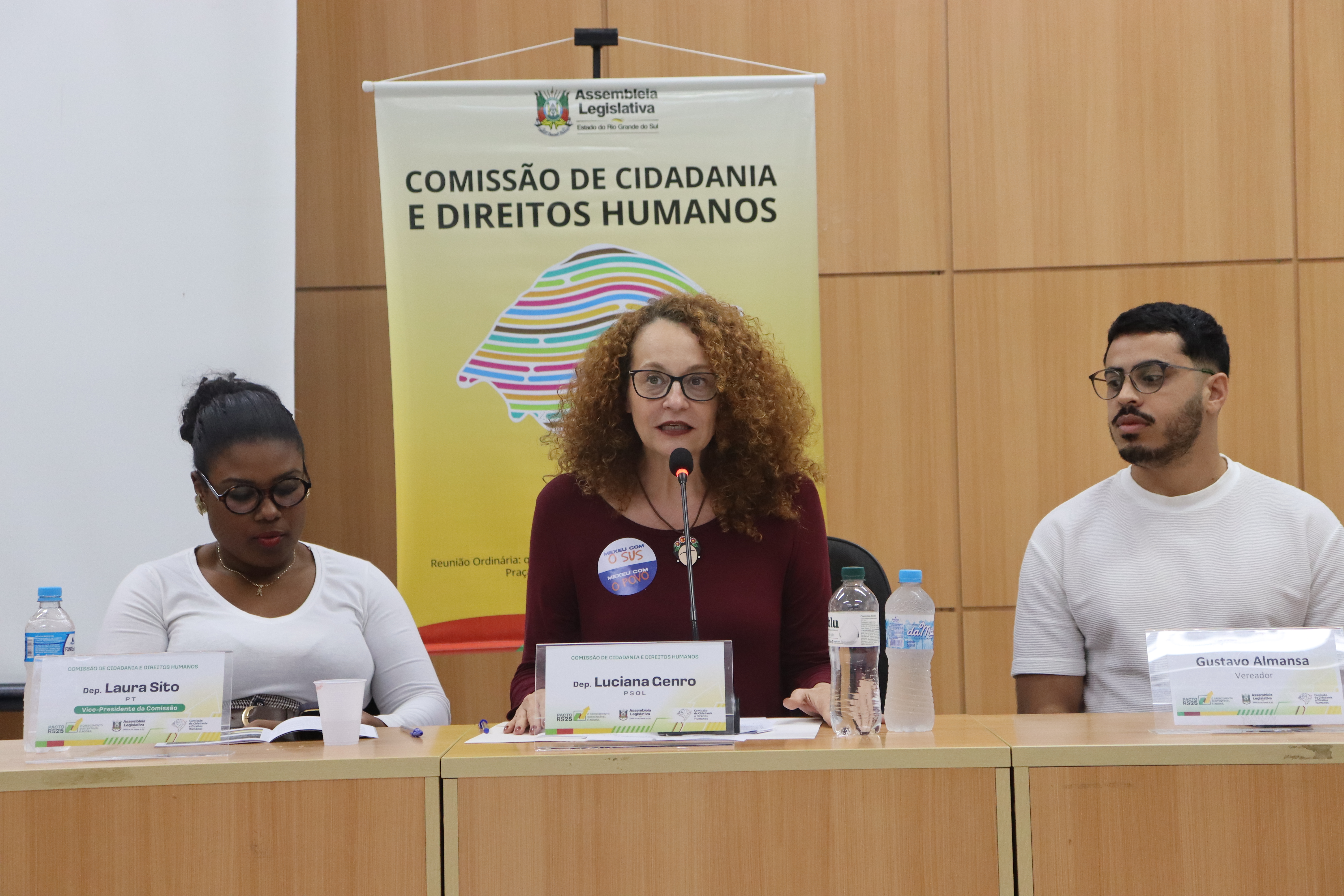 Deputadas e vereador na audiência pública Deputadas e vereador na audiência pública
