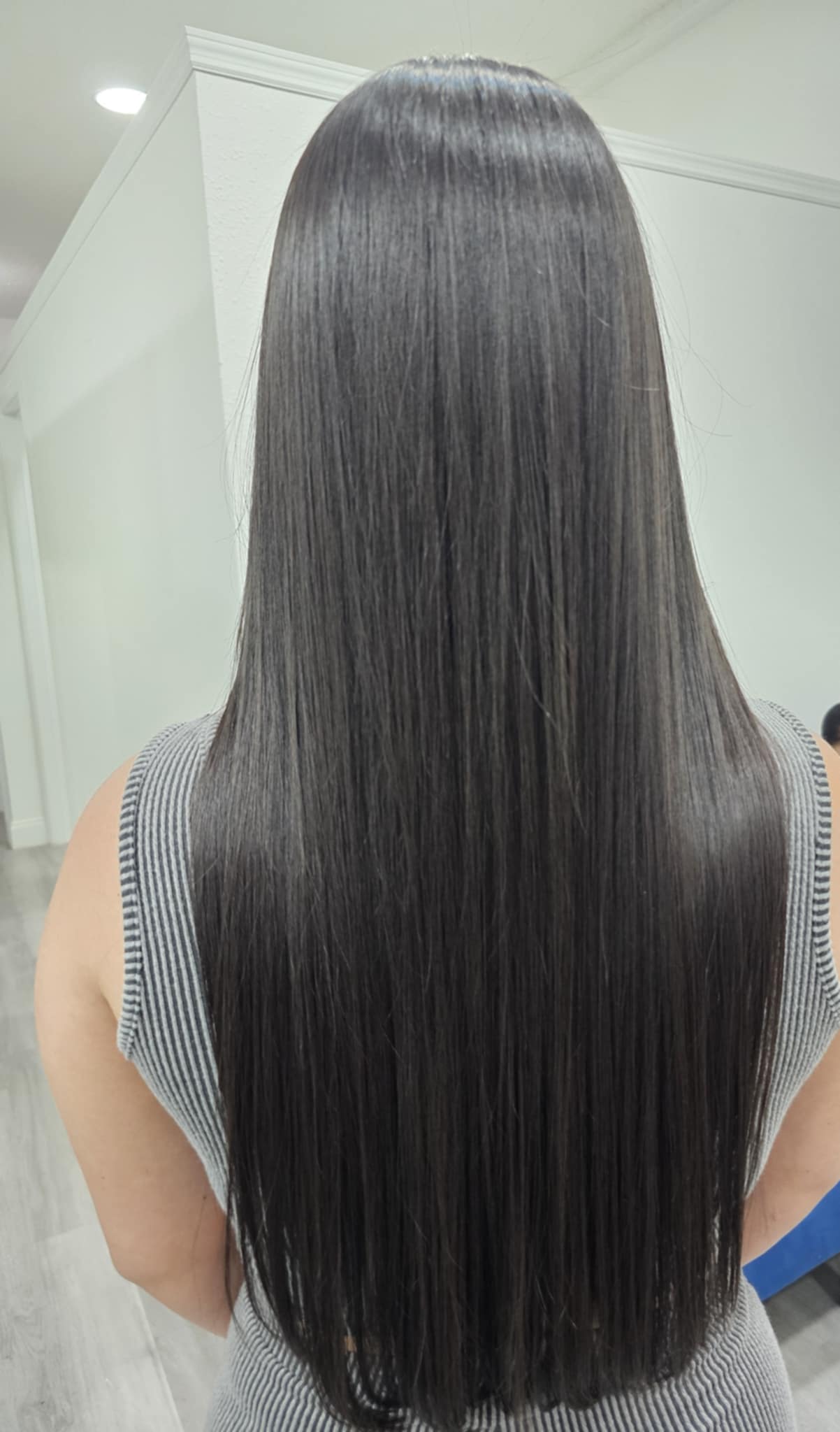 Cheveux Beauty Salon Long Hair Styling