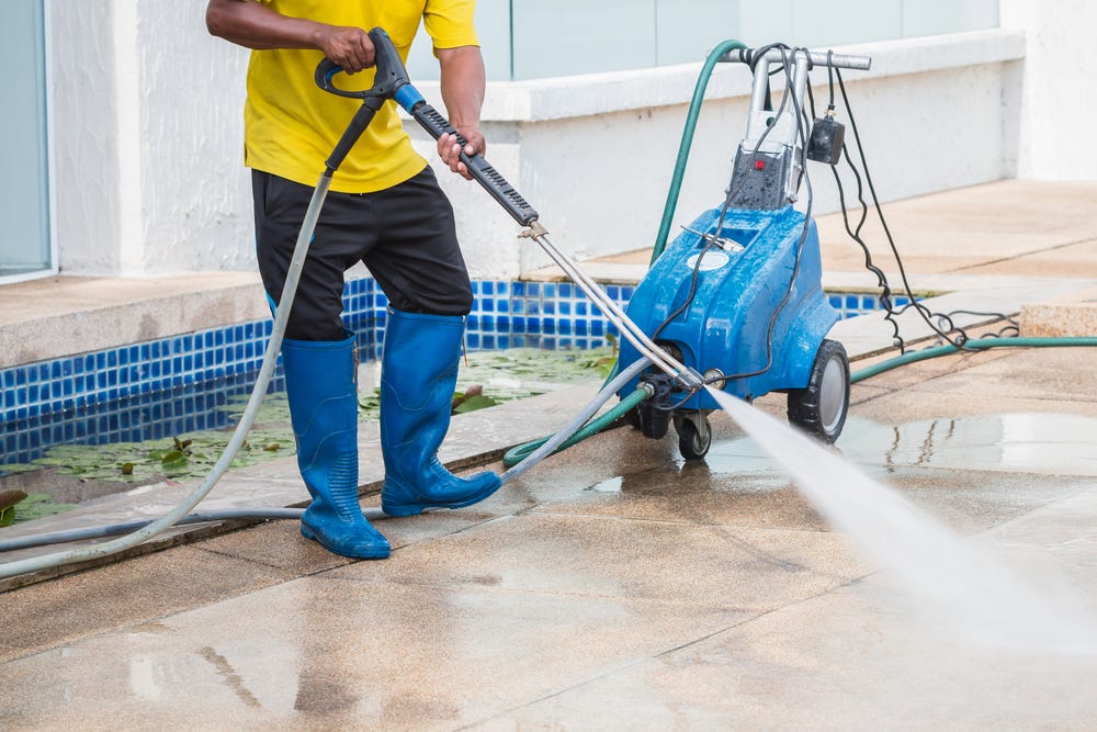 How to Use a Pressure Washer With Soap