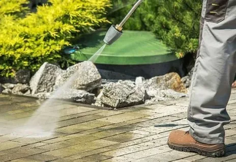 Power Washing vs Pressure Washing: What’s the Real Difference?