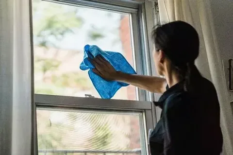 10 Warning Signs Your Home Windows Need to be Cleaned