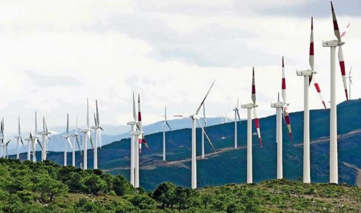 Parque eólico en el altiplano de Querétaro