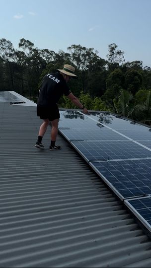 Solar Panel Cleaning 1