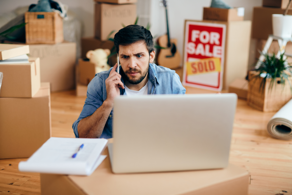 distraught-man-making-phone-call-after-fail-ecommerce distraught-man-making-phone-call-after-fail-ecommerce