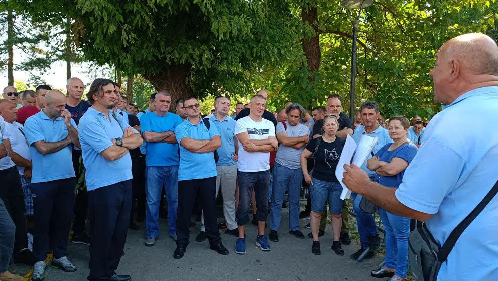 МАНИПУЛАЦИЈА ВОЗАЧИМА ГСП-а: АДМИНИСТРАЦИЈА БРАНИ СОПСТВЕНЕ ПРИВИЛЕГИЈЕ