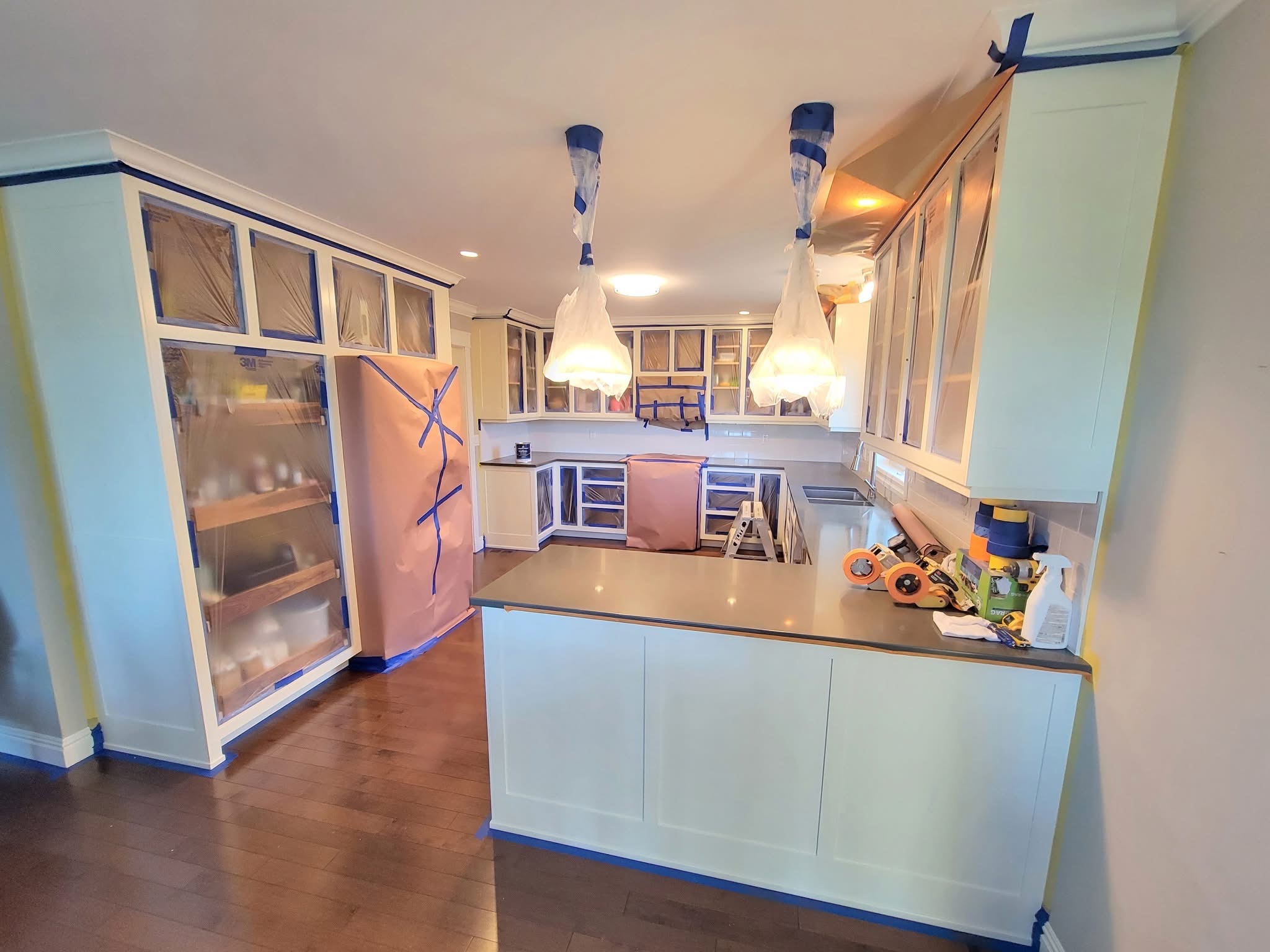 Modern kitchen remodel with new cabinets and countertops in Houston, TX Modern kitchen remodel with new cabinets and countertops in Houston, TX