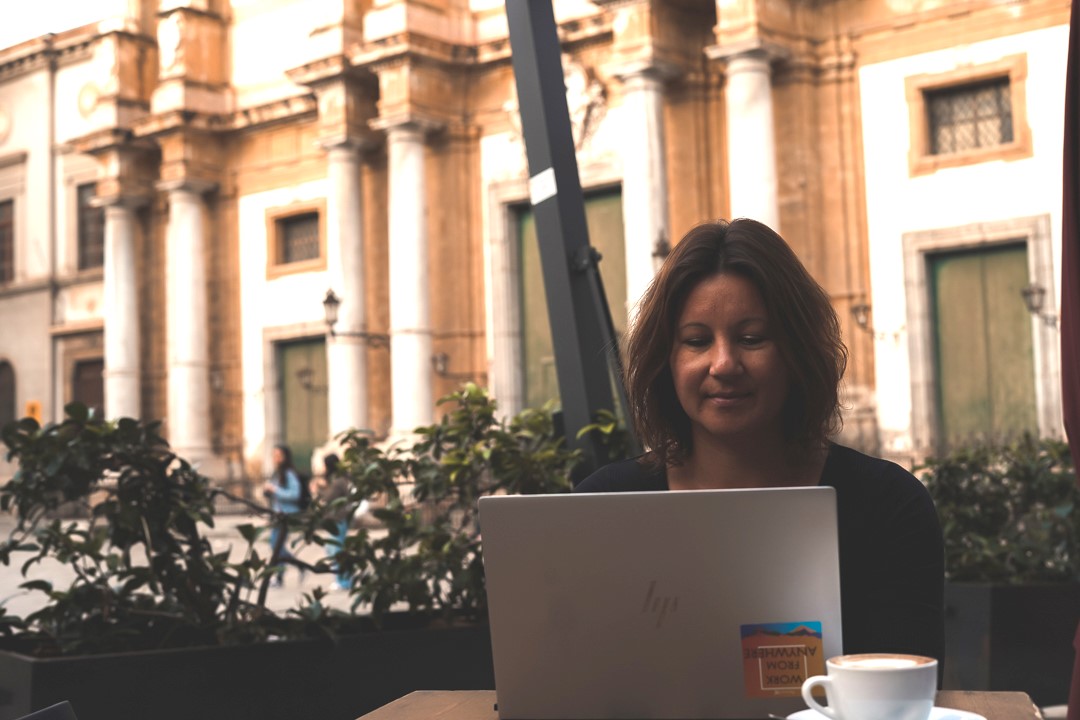 Founder Nomaden Richiko working remotely in Palermo