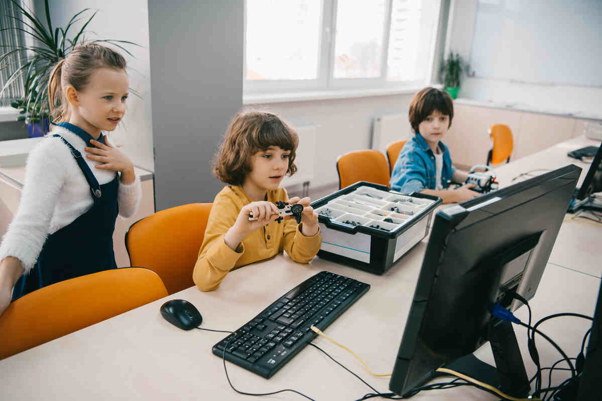 concentrated-children-programming-robots-as-after-school-activities-for-kids