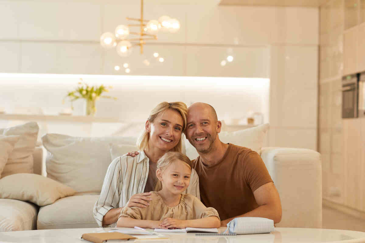 portrait-of-happy-parenting-at-home