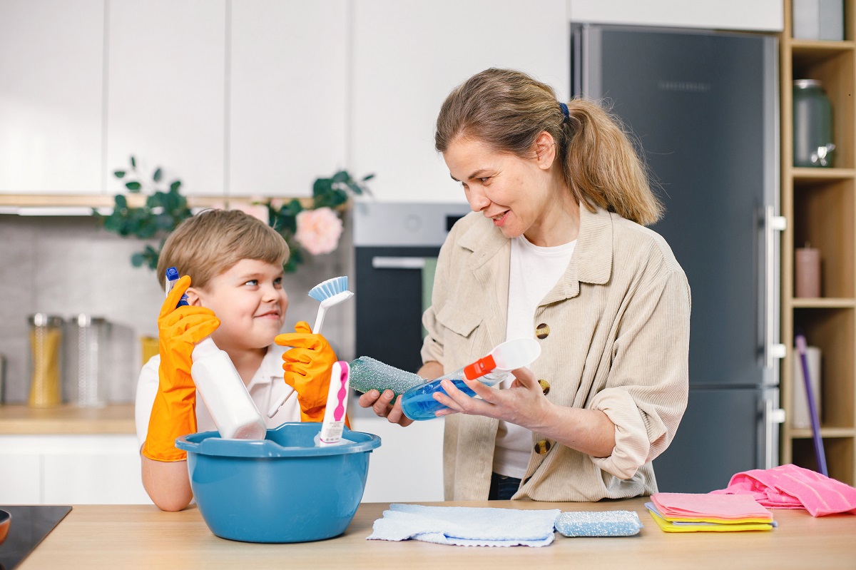 Nannies helps with household chores