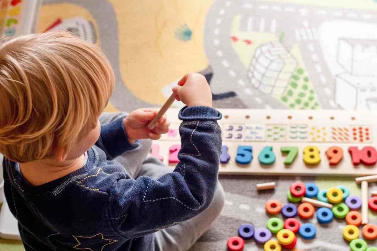 Effective-parenting-strategies-begin-knowing-behavior-communication