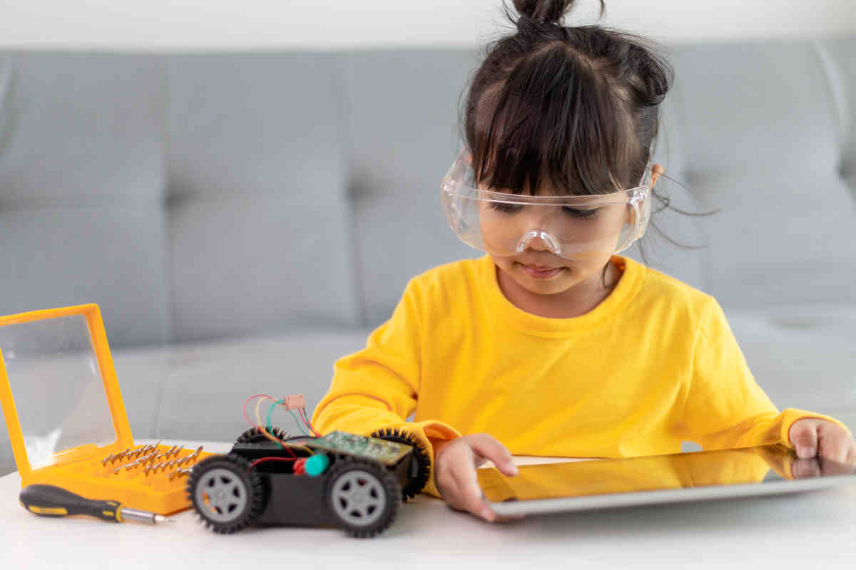 Play-based-learning-promotes-cognitive-growth-in-experiential-learning-settings