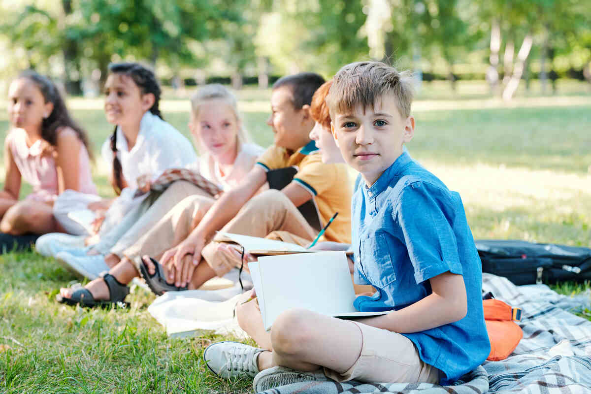 Learning-beyond-the-classroom-inspires-collaboration-through-outdoor-learning
