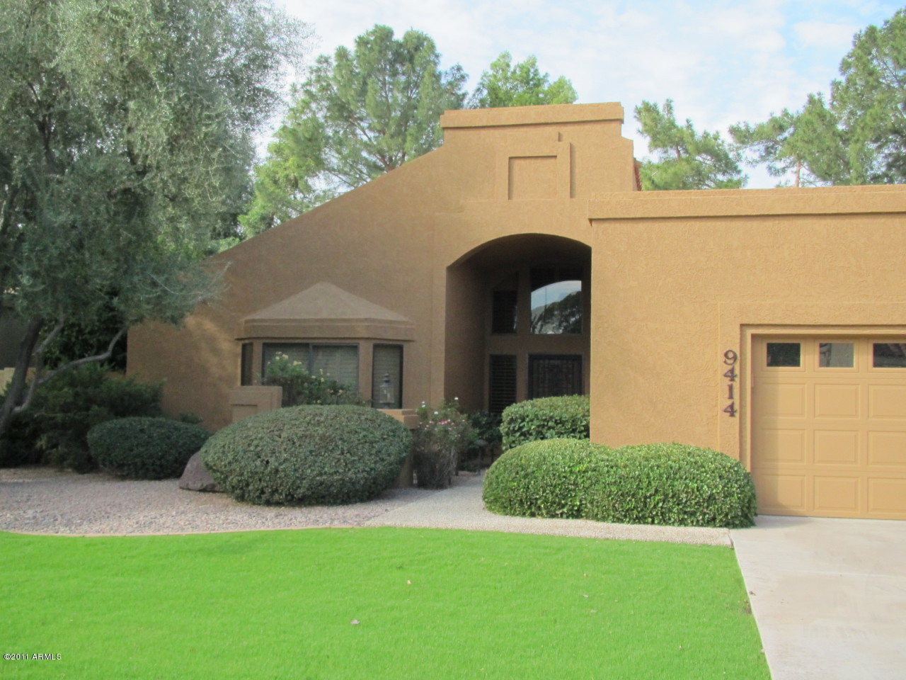 Exterior of 9414 N 87th St, Scottsdale AZ 85258 (link opens Zillow)