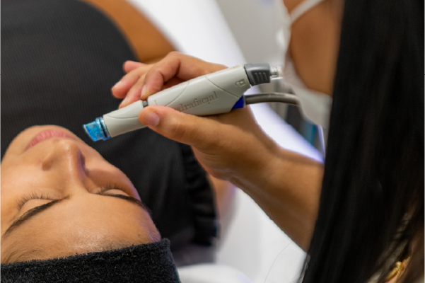 ¿Cómo la medicina estética regenerativa puede ayudarte a lucir más joven?