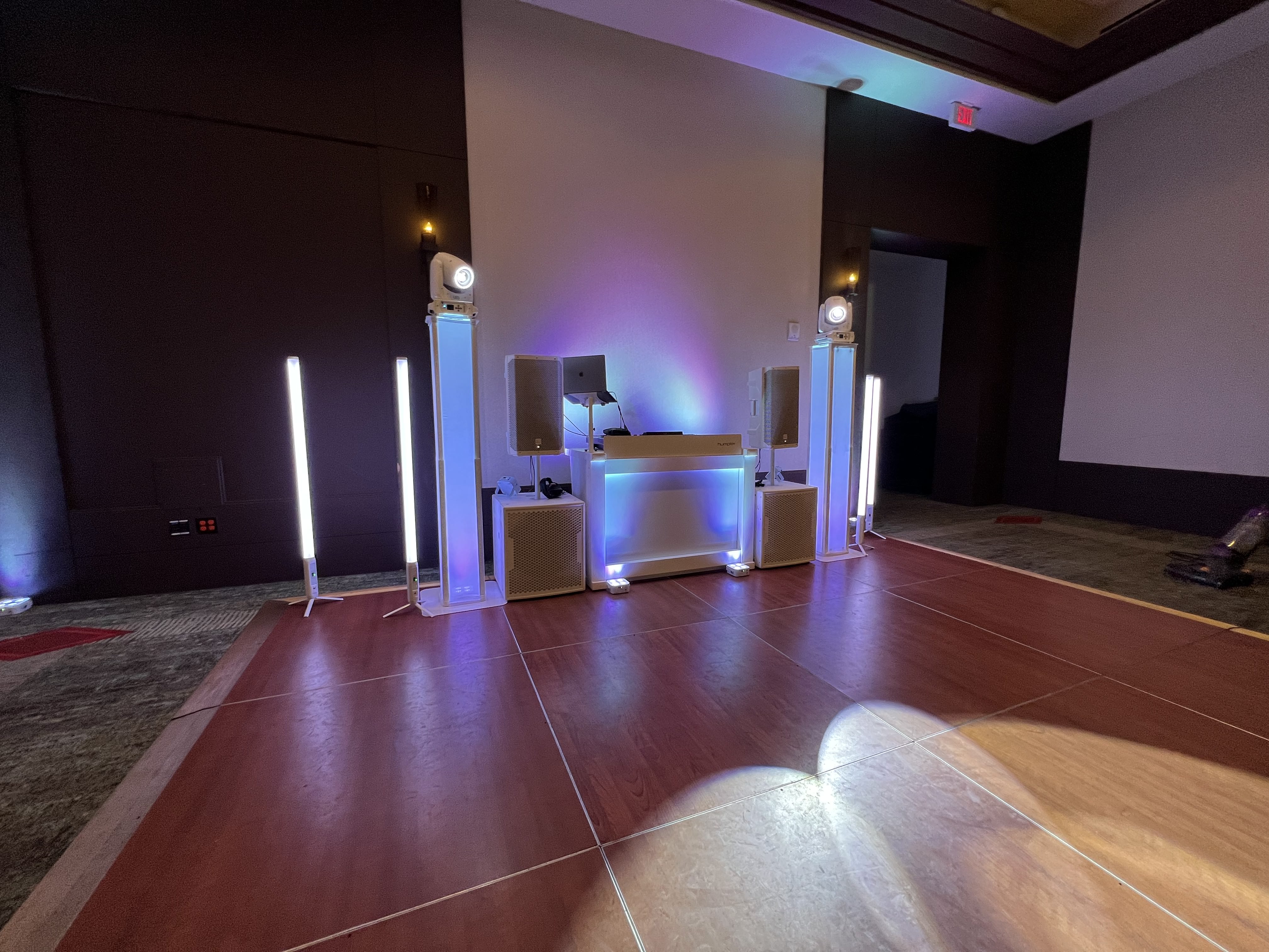 DJ Quick Hire set up at Suncadia Resort in Cle Elum WA - Premium DJ and LED Dance Floor rentals 