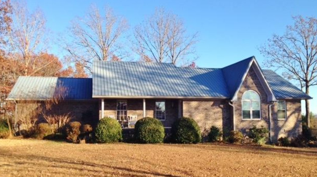 Tara & Aaron Moore business logo