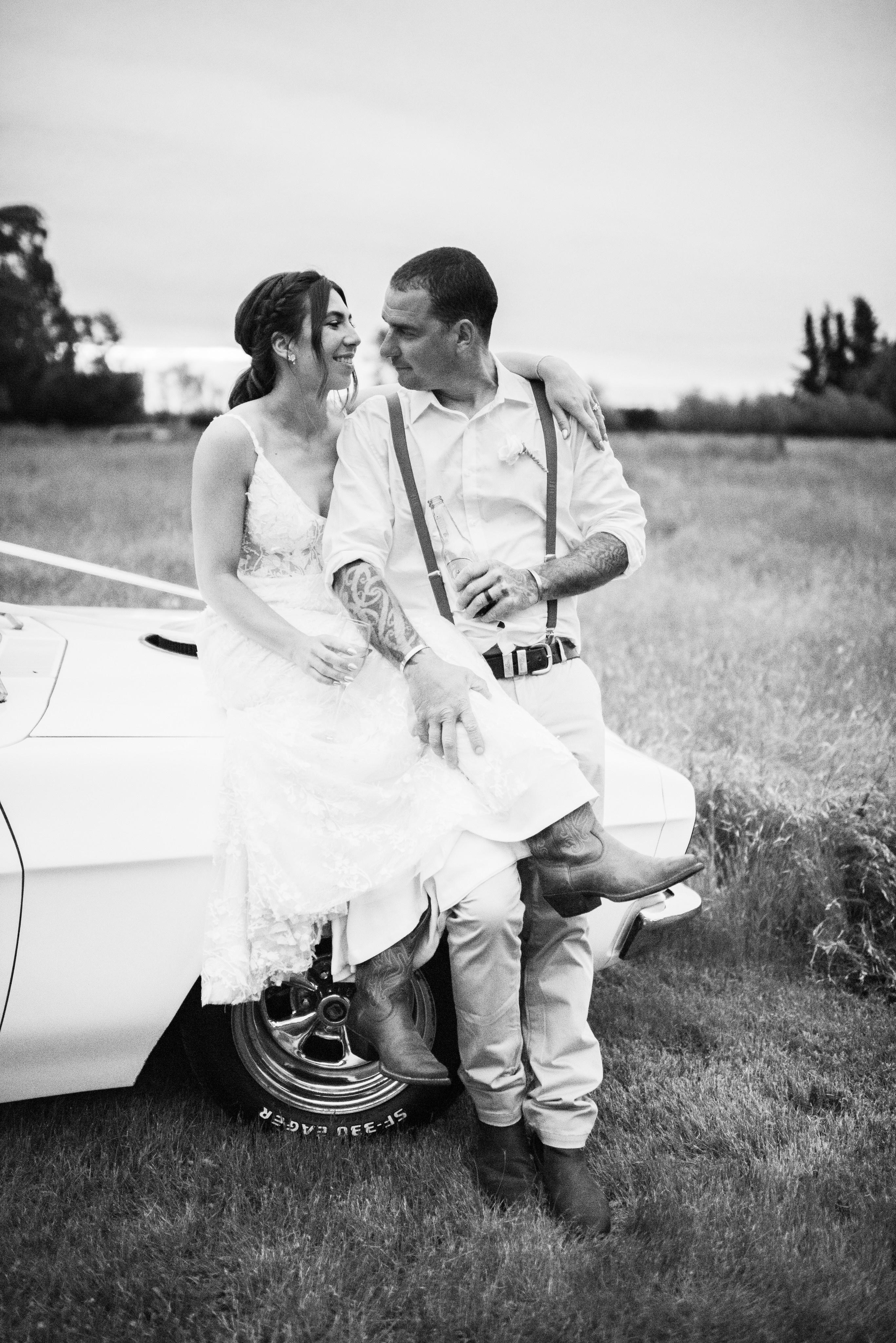 newlywed sunset photos darjon vineyard