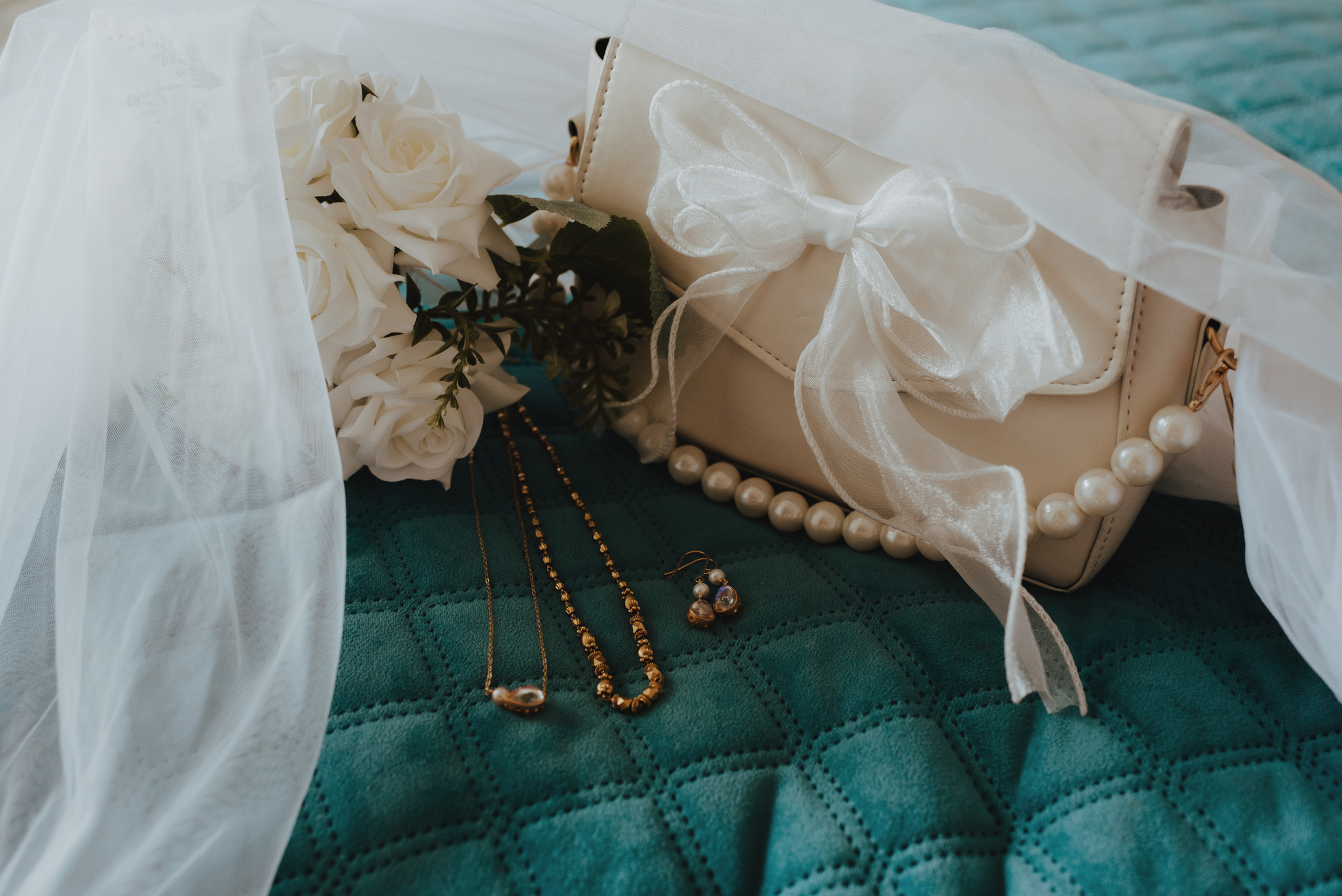 handbag and jewellery details 