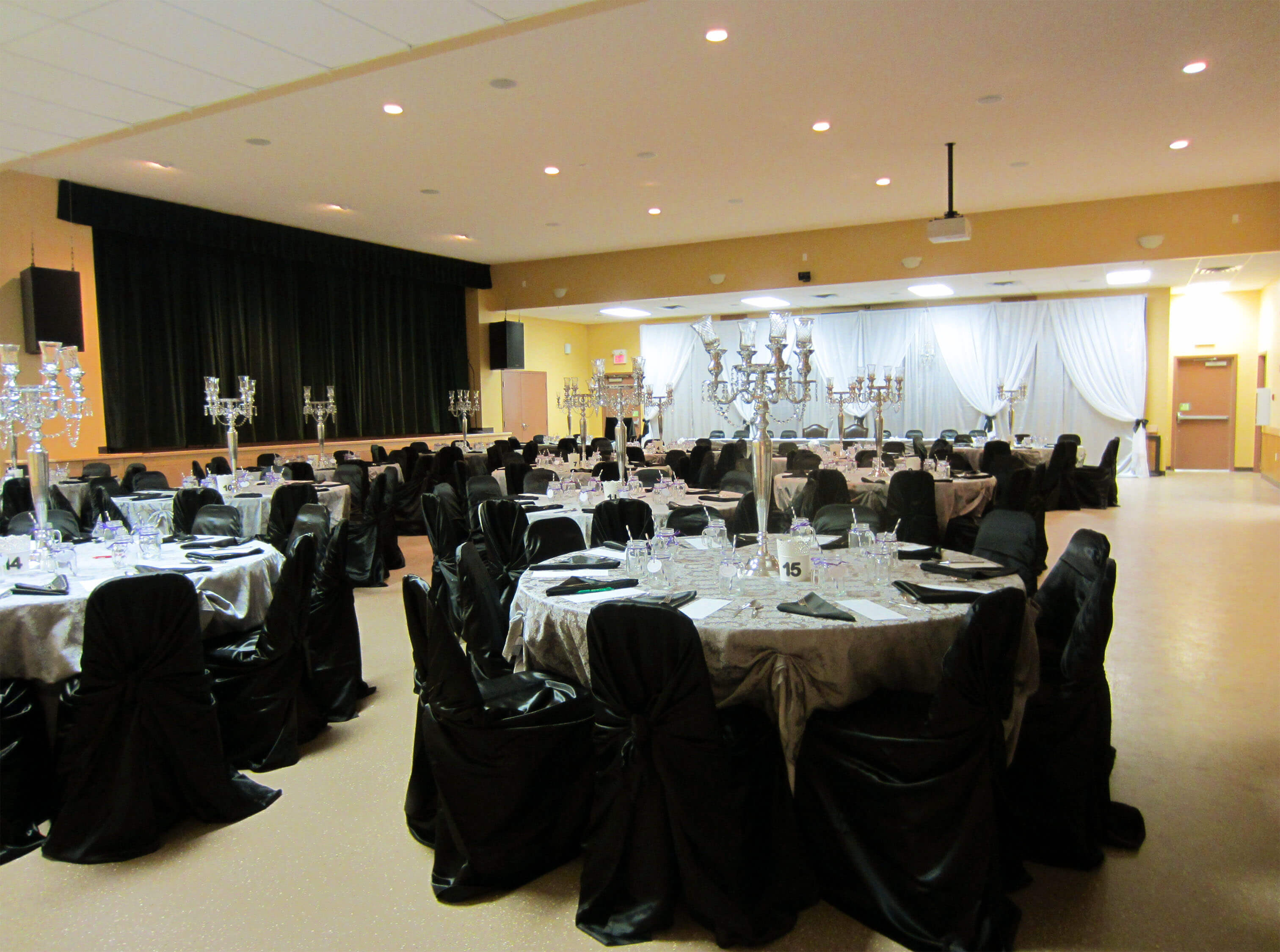  Dining Tables Decorated