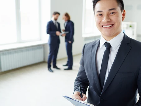 What are the key qualities that successful real estate agents possess?