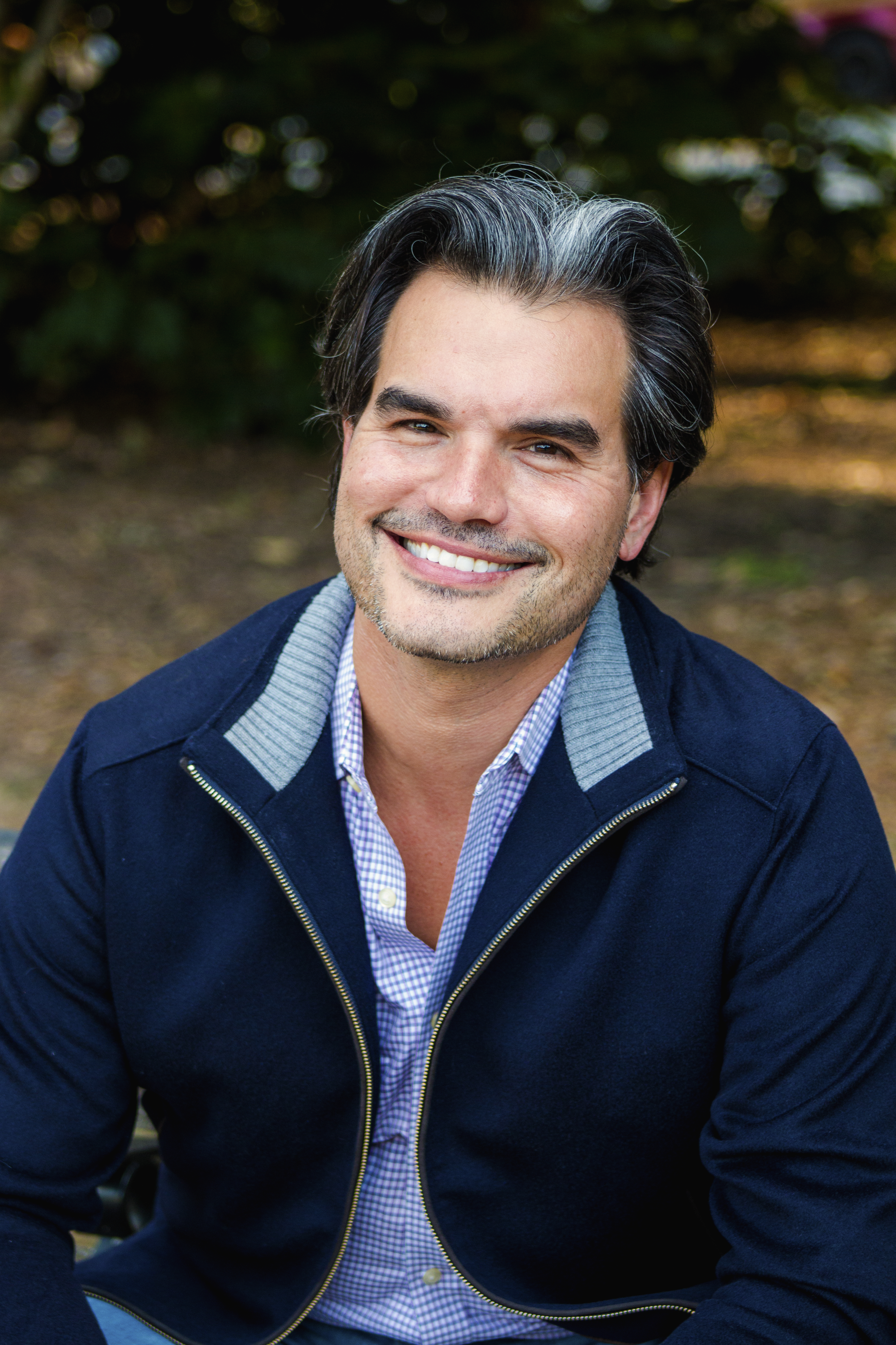 Dr. Helmut Lucero Love