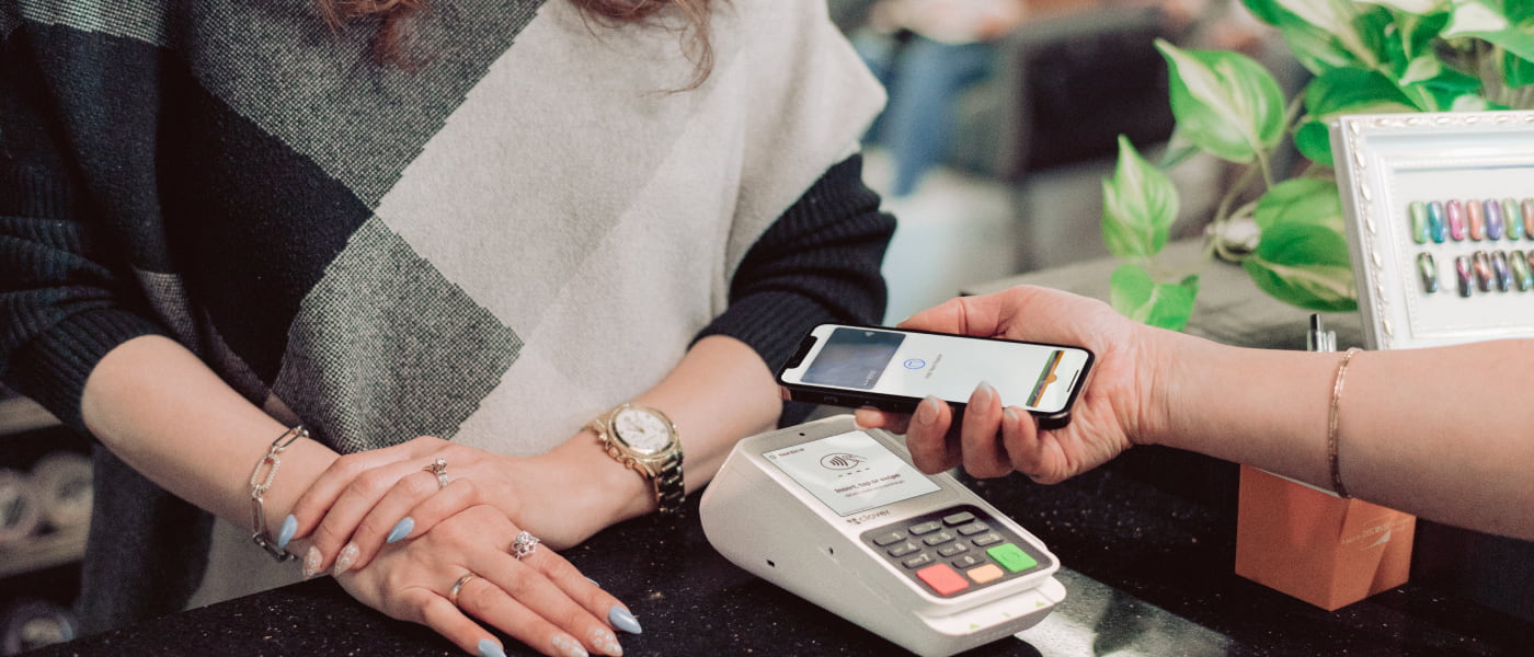 Boutique retail checkout with Clover Station Compact