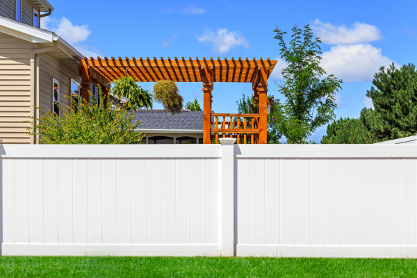 vinyl privacy fence