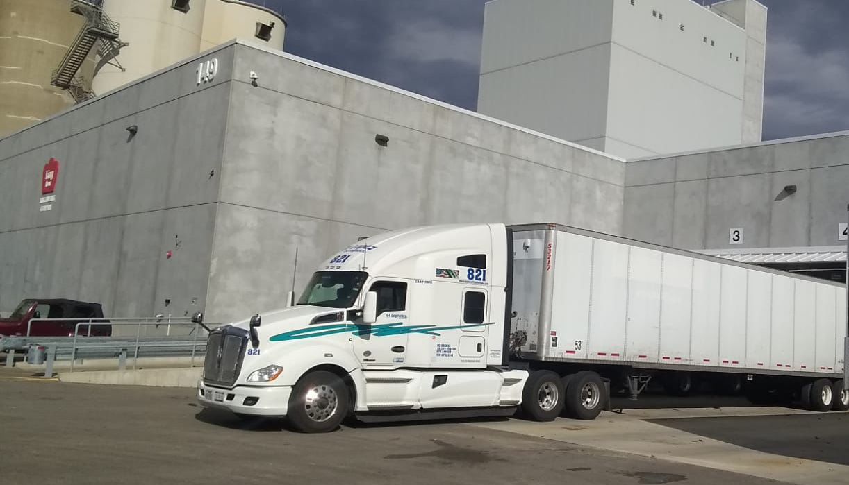 Camión con caja seca