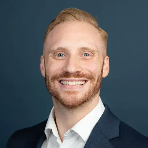 Zachary Thomas, CFP®, is the founder of Growth Horizons Wealth Management. He helps clients plan their financial futures with a fiduciary approach, blending expertise, technology, and a personal touch.