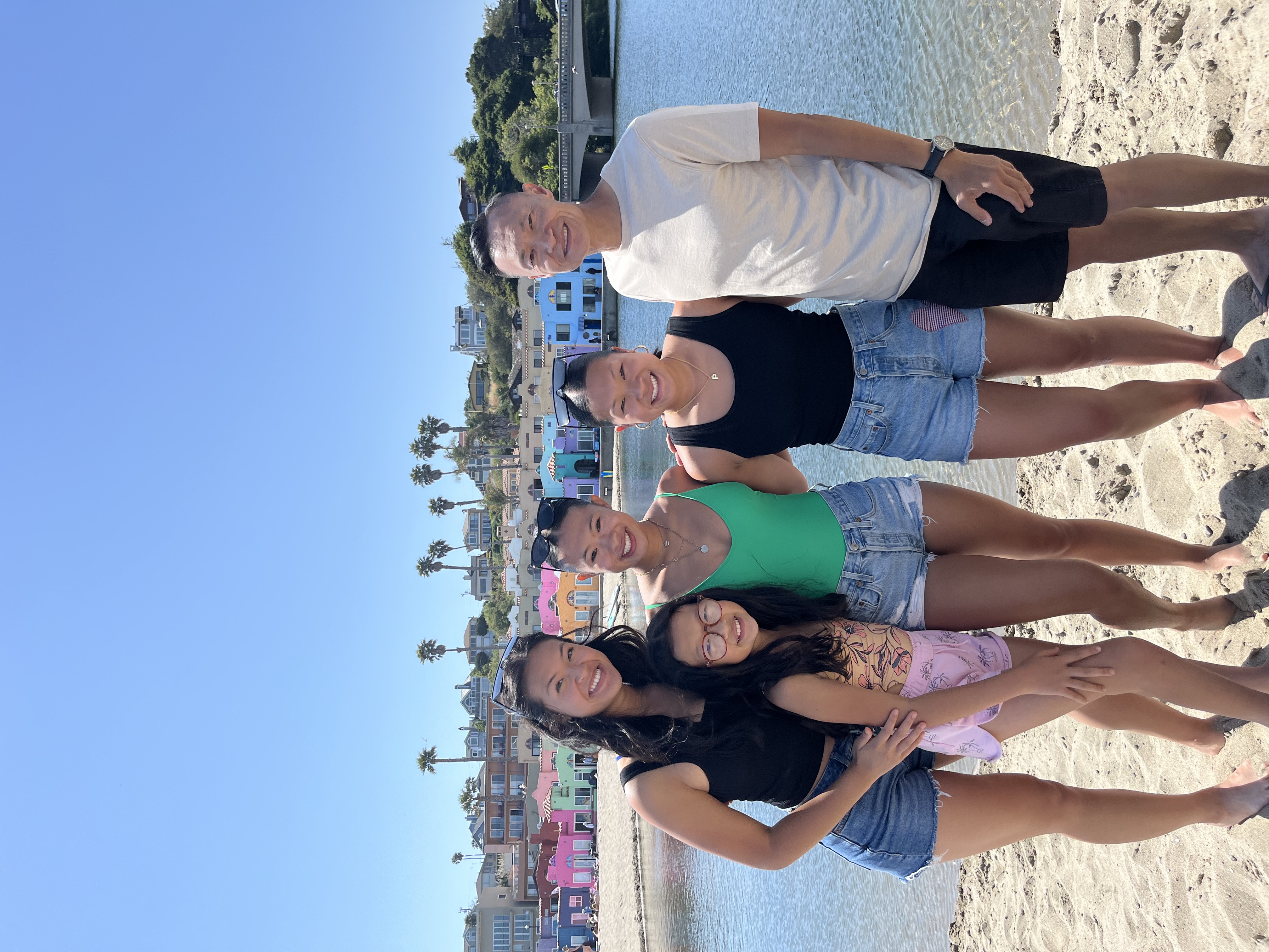Darrell Lee's family at the beach