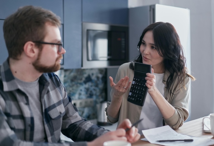 Couple discussion Money calcualtions Couple discussion Money calcualtions