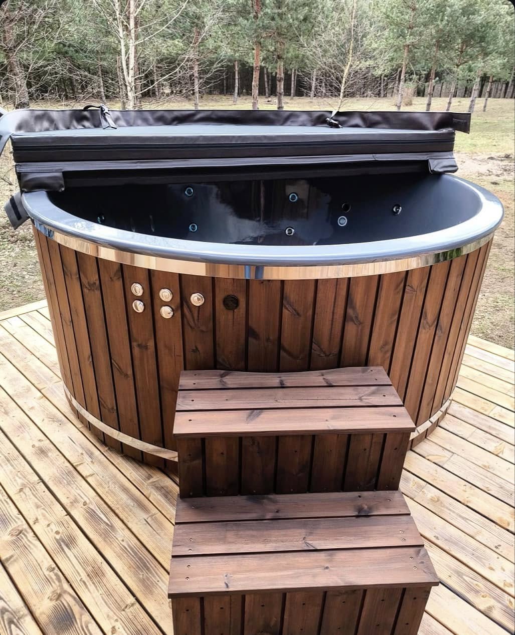 <p>Deluxe 6-8 Person</p>