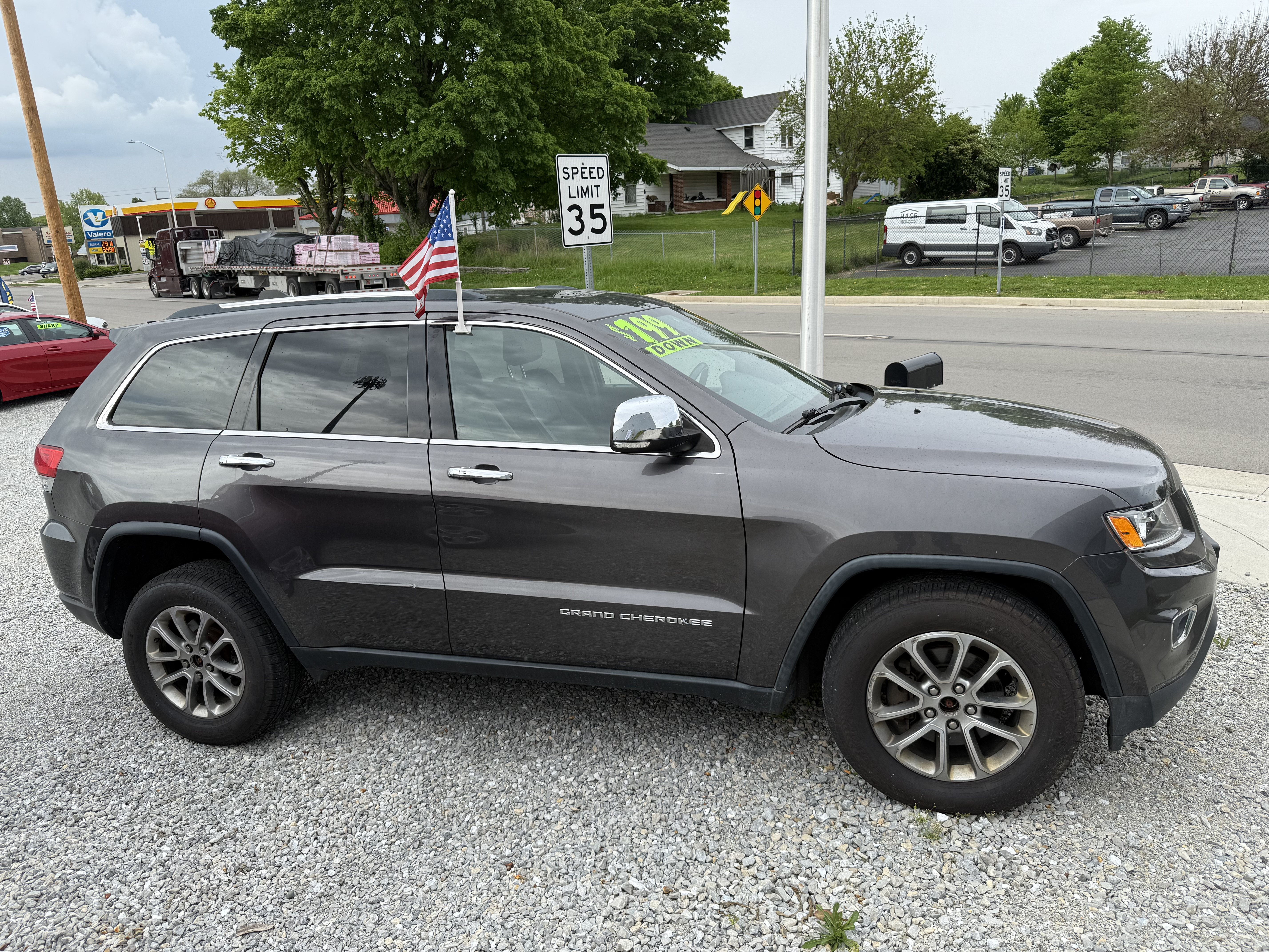 Grand Cherokee Side View