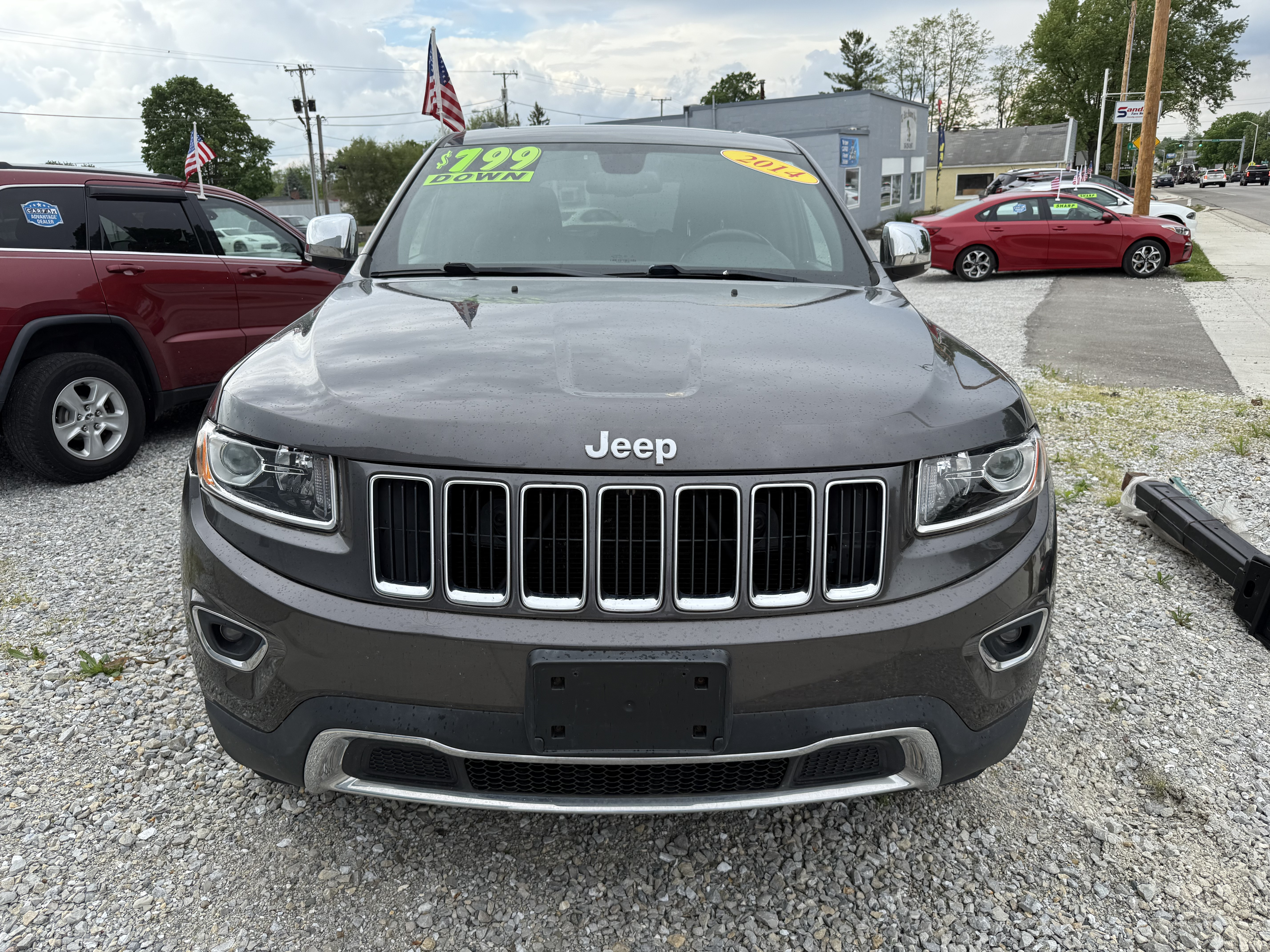 Grand Cherokee Front View