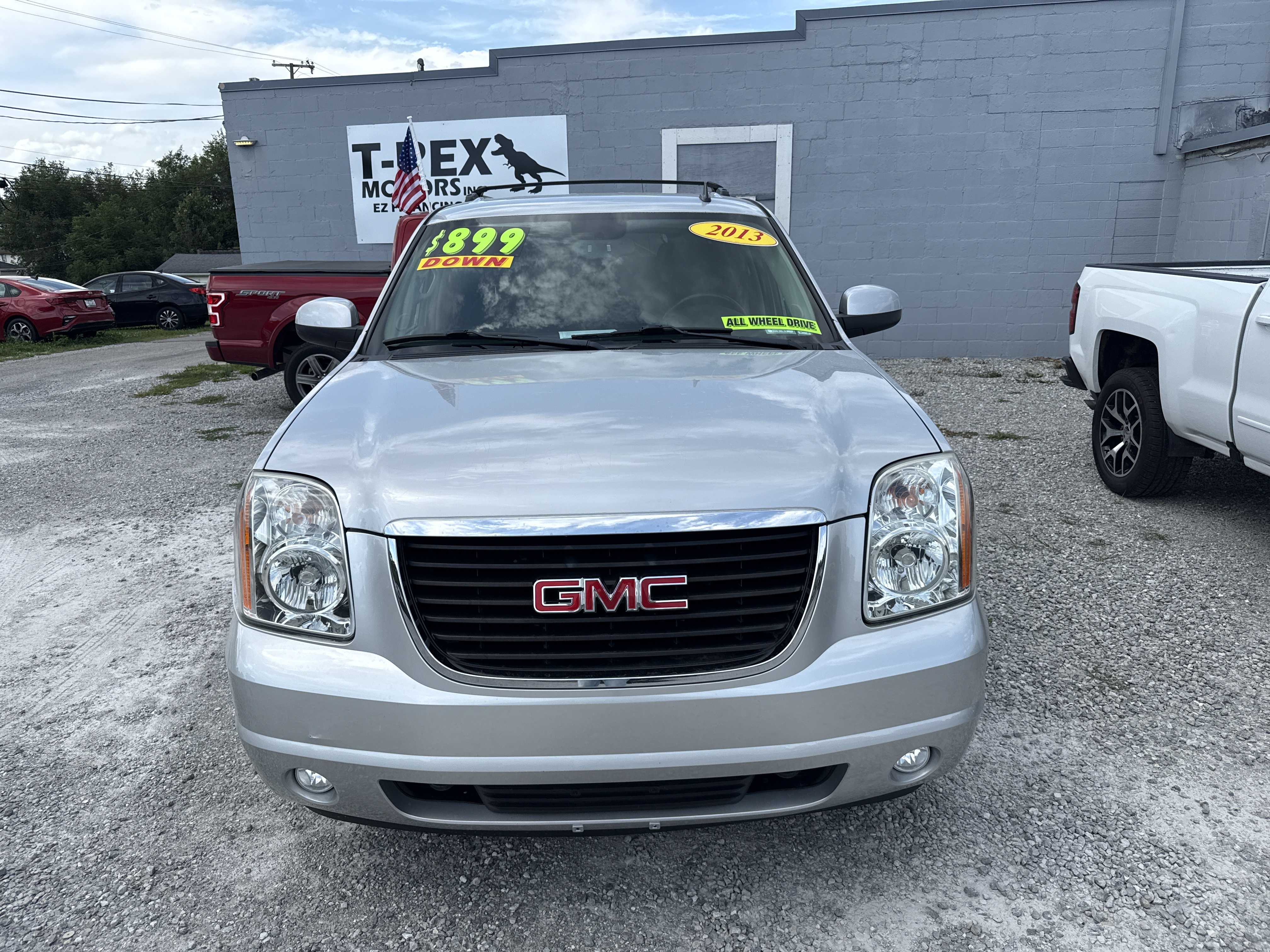 GMC Yukon XL Side View