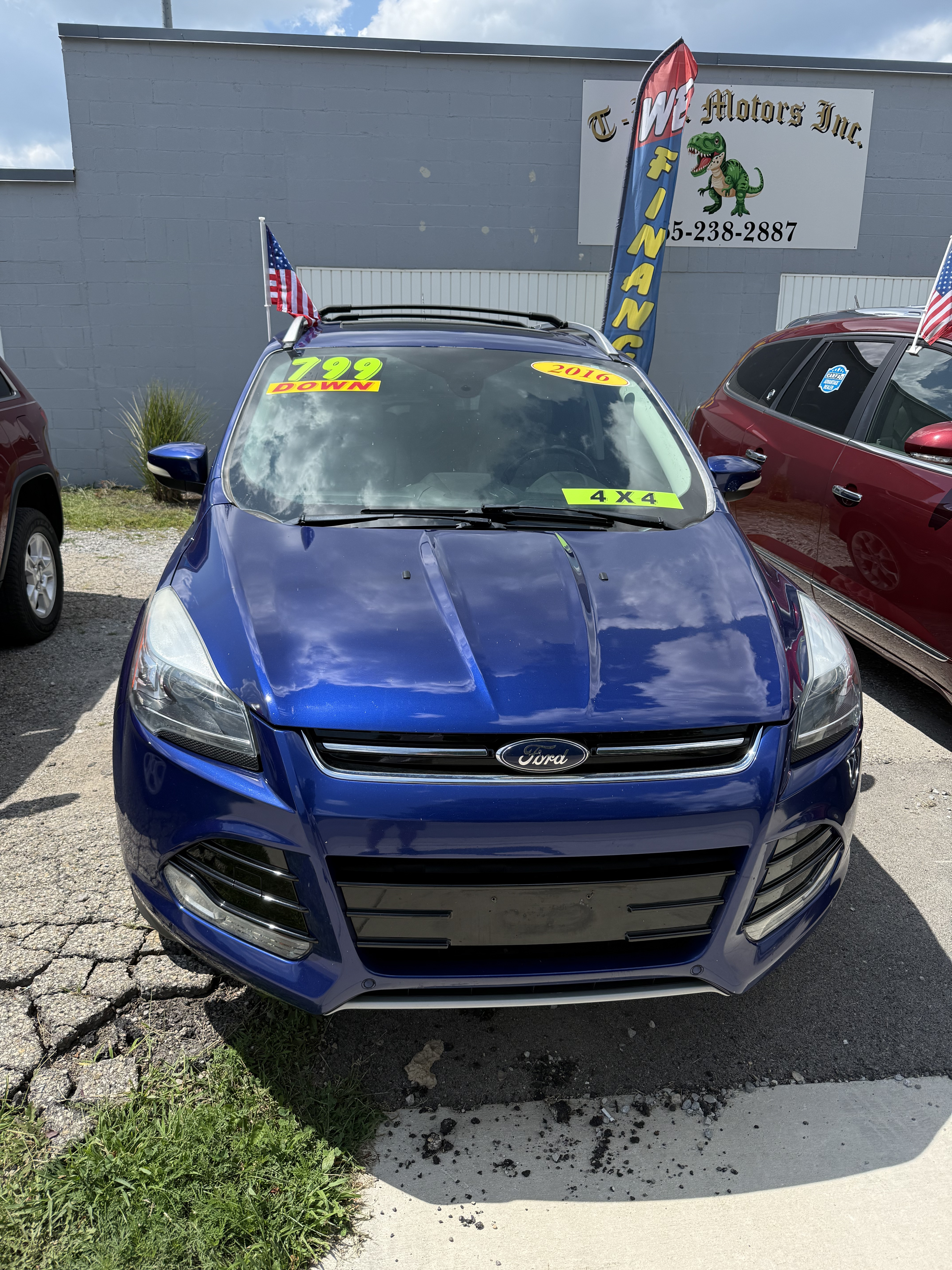 Ford Escape Platinum Side View