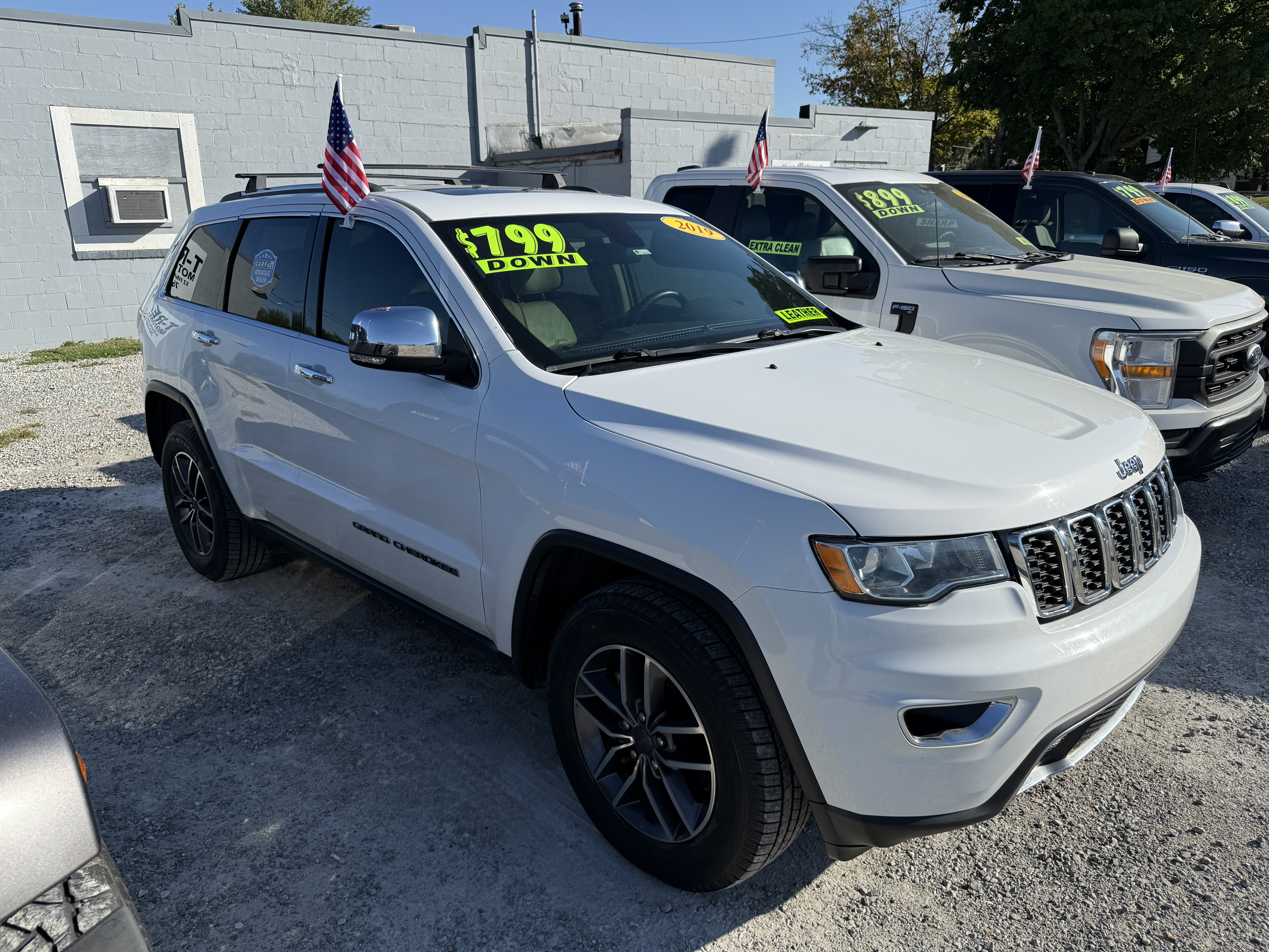 Jeep Grand Cherokee Front View