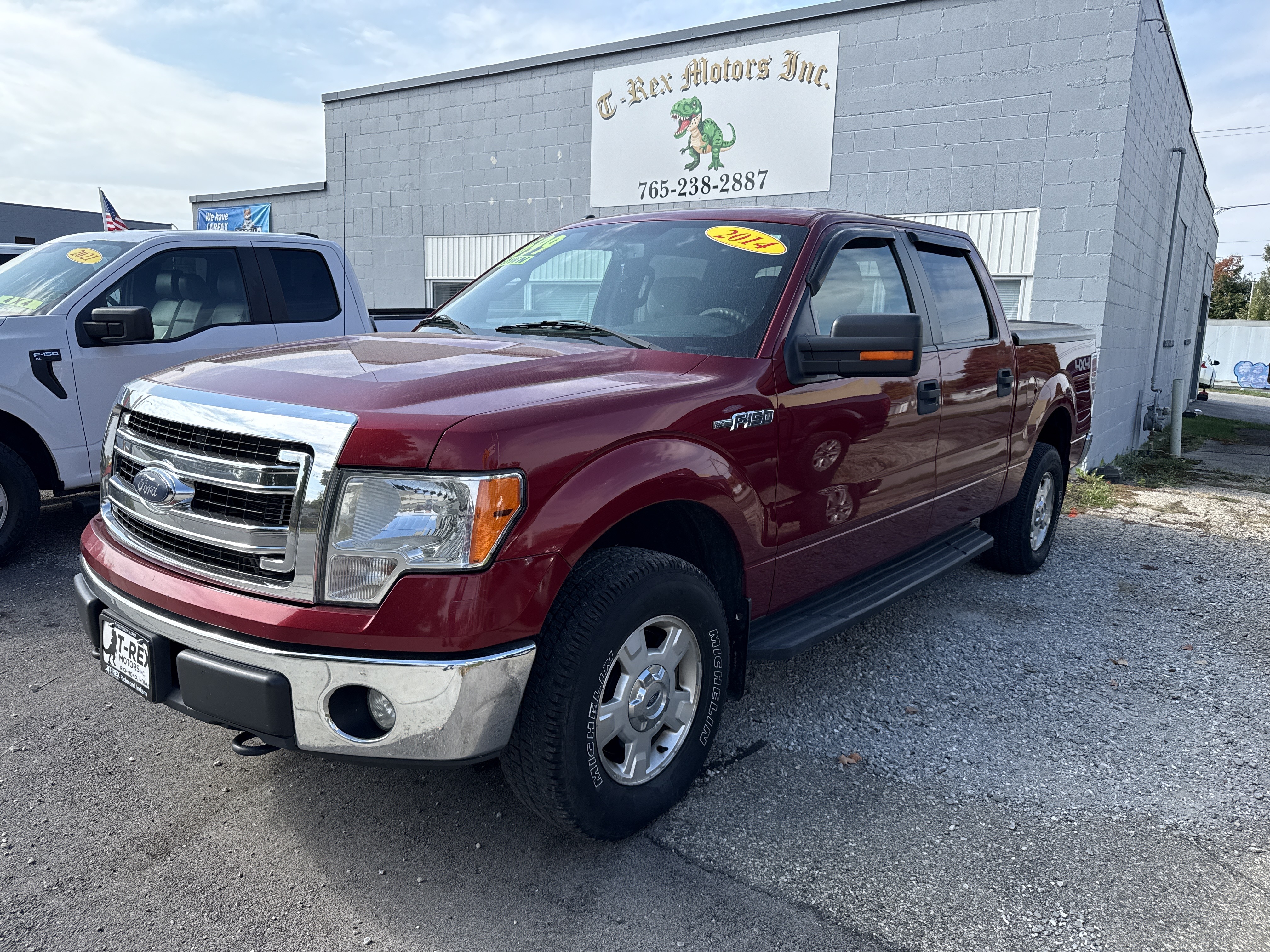 Ford F-150 XL Front View