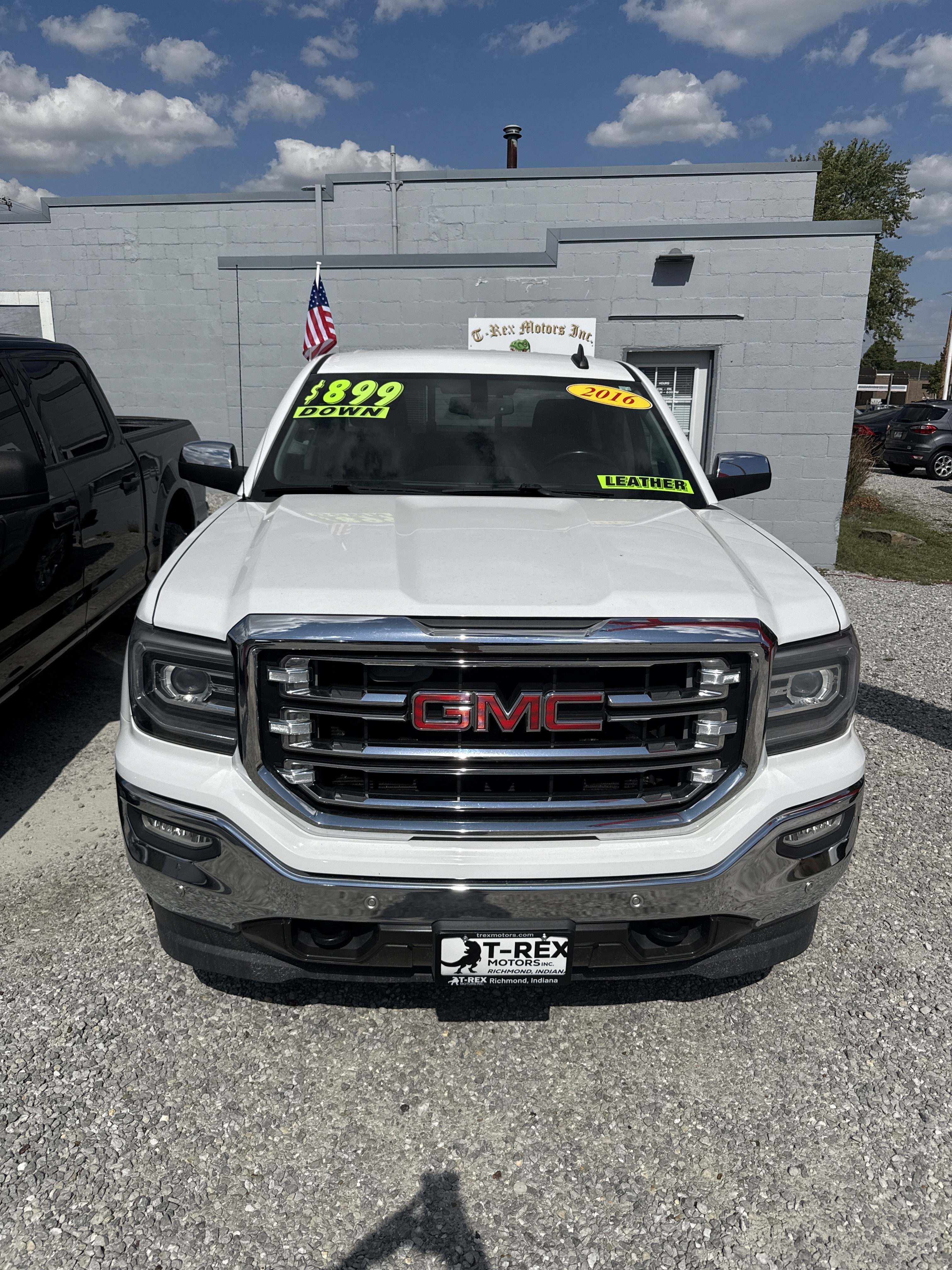 GMC Sierra 1500 Side View